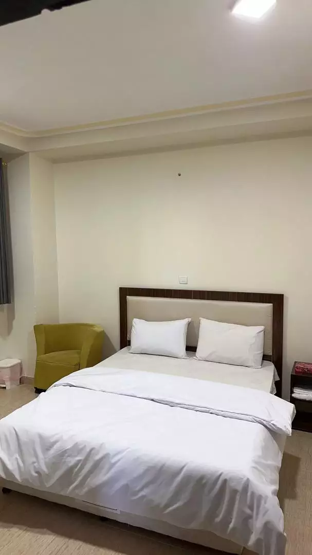 Alibaba https://cdn.alibaba.ir/ostorage/hotel-accommodation-images/686b7707a1e6f83605b73bc6_۲تخته دبل یا۱تخته استاندارد.webp